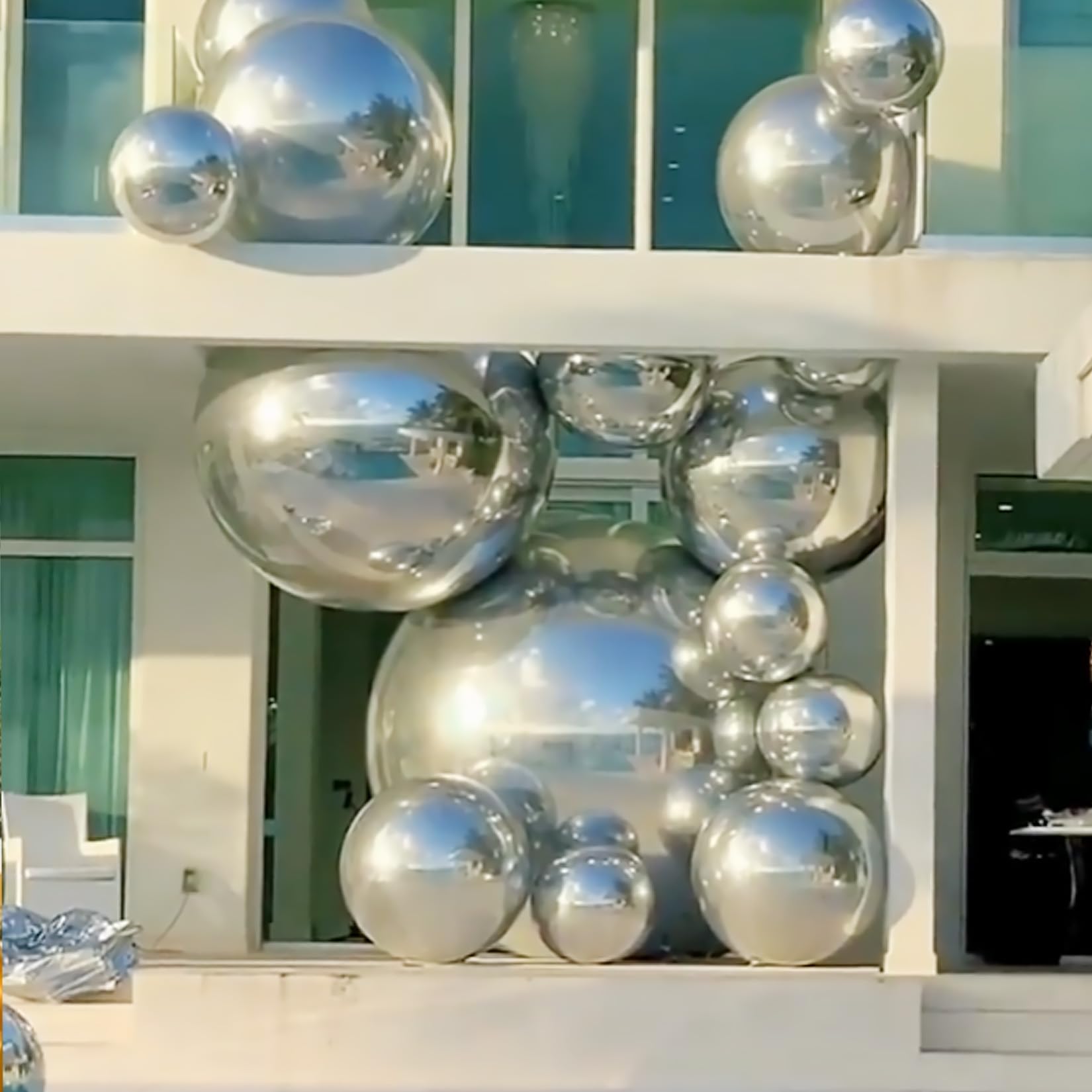 Ninghaovov 5Pcs Inflatable Mirror Ball, Silver Big Shiny Balls Inflatable-Includes 23.6in/31.4in/39.3in/47.2in/59in